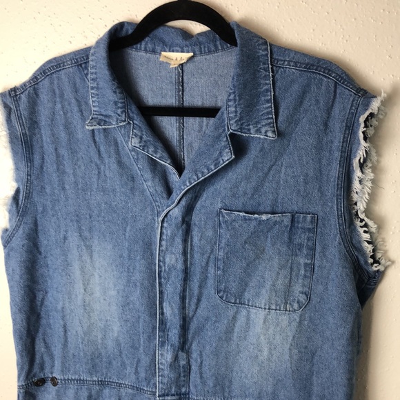 Aaron & Amber size large soft denim distressed frayed romper adjustable - Picture 2 of 6